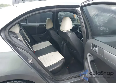 2016 Volkswagen Jetta 1.8T Sport z USA, uszkodzony, nr VIN 3VWD17AJ0GM367838